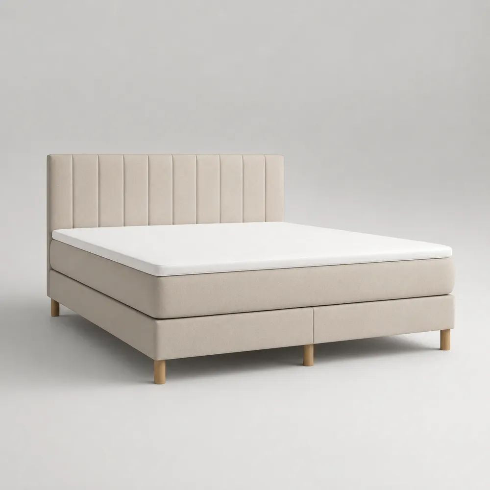 Polsterbett 180 x 200 cm Beige mit Polyester Stoff Bezug, gepolstertem Kopfteil und Holzfüßen